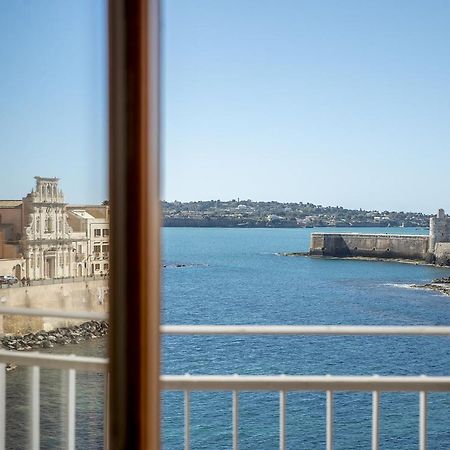 Ortigia Seafront Apartment By Wonderful Italy シラクーサ エクステリア 写真