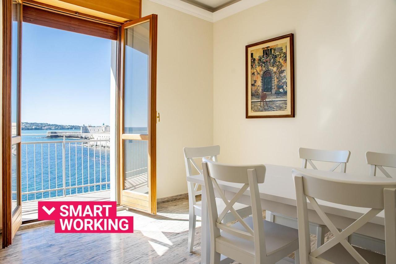 Ortigia Seafront Apartment By Wonderful Italy シラクーサ エクステリア 写真