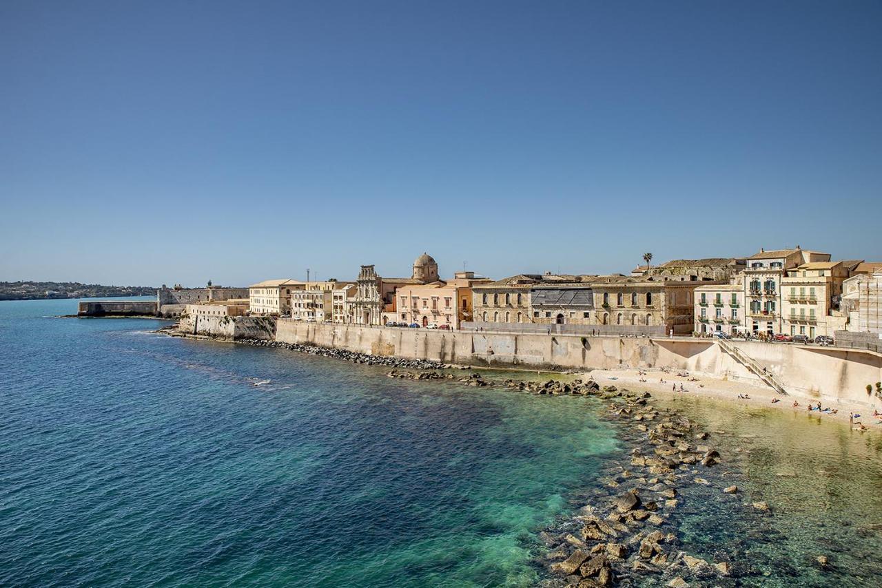 Ortigia Seafront Apartment By Wonderful Italy シラクーサ エクステリア 写真