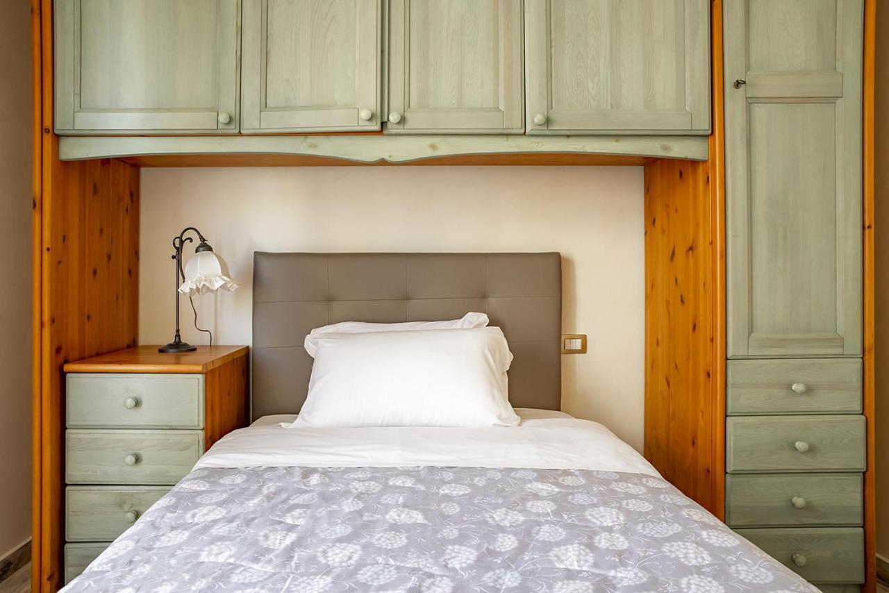Ortigia Seafront Apartment By Wonderful Italy シラクーサ エクステリア 写真
