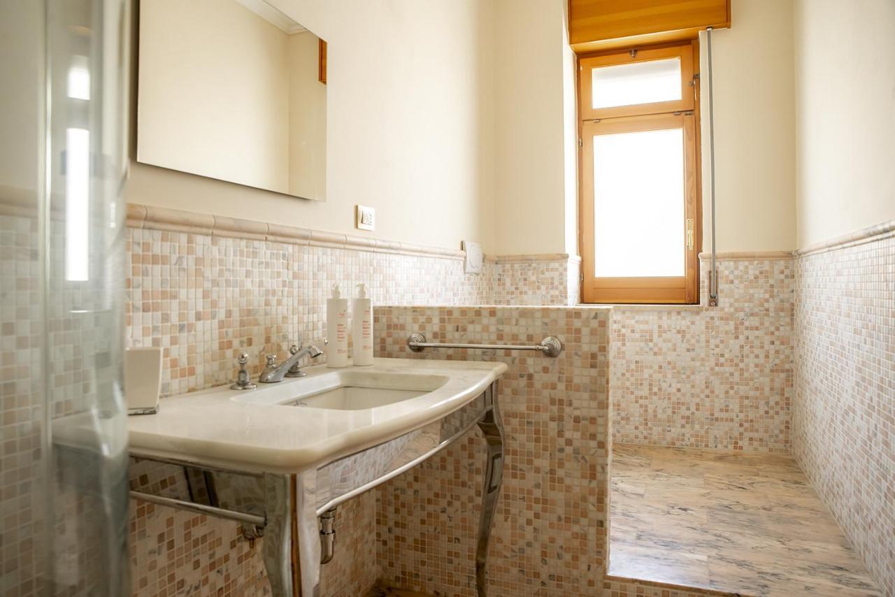 Ortigia Seafront Apartment By Wonderful Italy シラクーサ エクステリア 写真